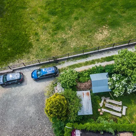 Pokoje z widokiem na góry i Prywatny Domek z zadaszoną altaną - grillem i ogniskiem.-3